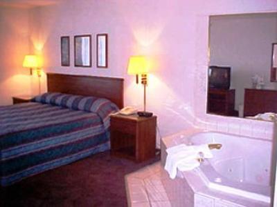 Saratoga Inn & Suites Cannon Falls Pokój zdjęcie